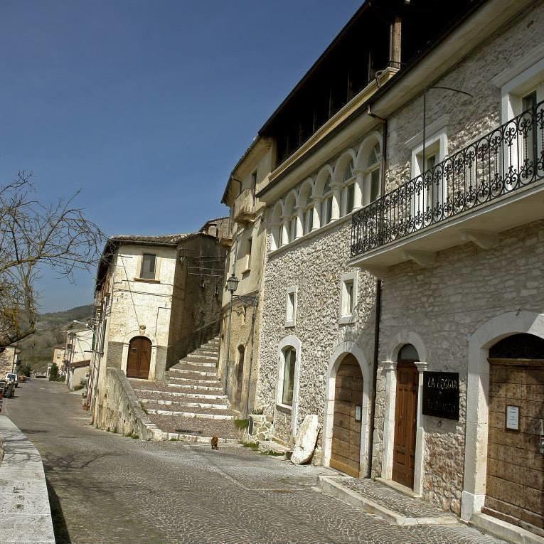 La Loggia Di Federico Hotel Navelli Bilik gambar